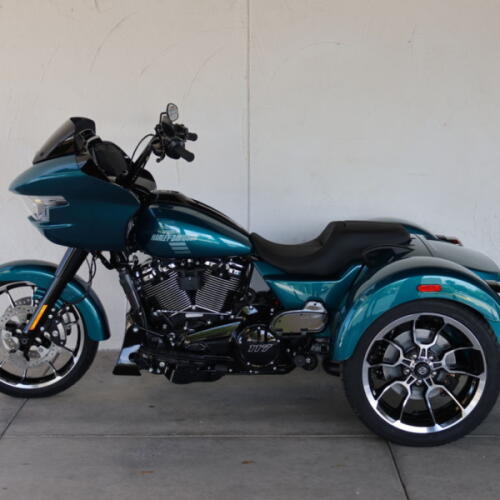 2026 Harley-Davidson® Road Glide 3 thumb 3