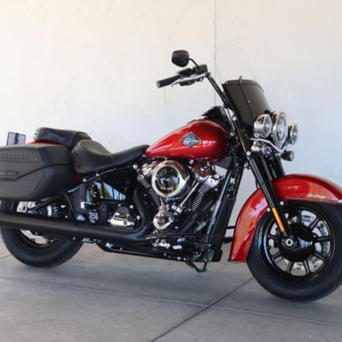 2026 Harley-Davidson® FLHC Heritage Classic N037240 thumb 1