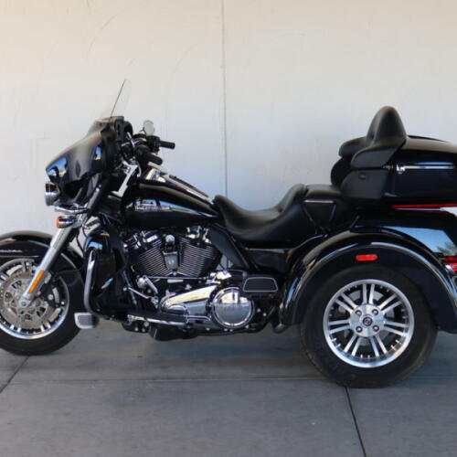 2020 Harley-Davidson® FLHTCUTG Tri Glide® Ultra U859516 thumb 3