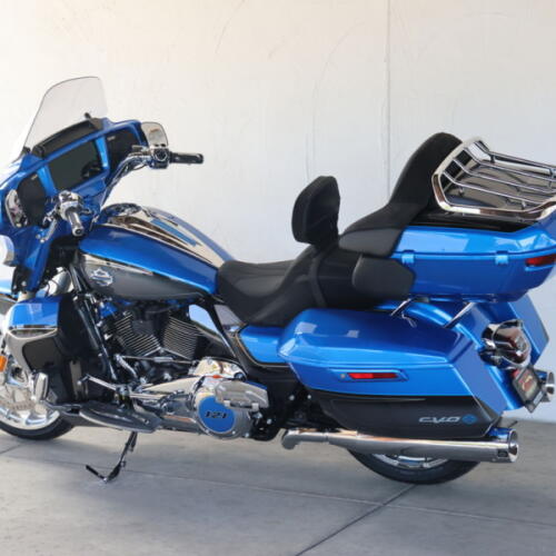 2026 Harley-Davidson® FLHXLSE CVO Street Glide Limited N956866 thumb 2