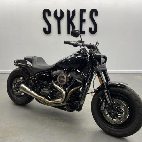 2021 Harley-Davidson FXFBS Softail Fat Bob 114 in Vivid Black thumb 2