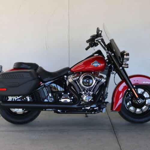 2026 Harley-Davidson® FLHC Heritage Classic N037240 thumb 0