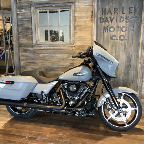 Harley-Davidson® Street Glide® 2026 FLHX T48-26 Dark Billiard Gray Black Trim thumb 3