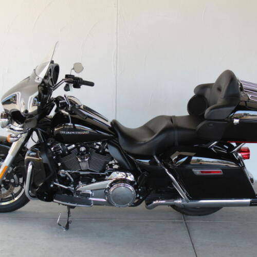 2018 Harley-Davidson® FLHTKL Ultra Limited Low U616334 thumb 3