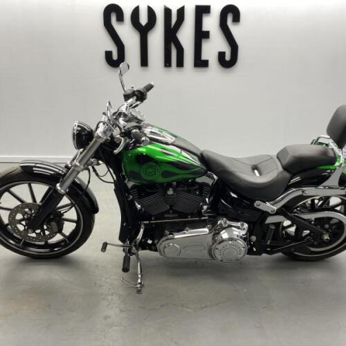 2015 Harley-Davidson FXSB Softail Breakout in a Custom paint scheme thumb 0