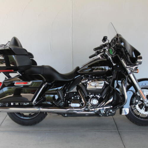 2018 Harley-Davidson® FLHTKL Ultra Limited Low U616334 thumb 0