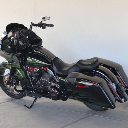 2022 Harley-Davidson® FLTRXSE CVO™ Road Glide® U952081 thumb 2