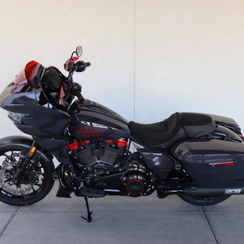 2026 Harley-Davidson® FLTRXSTSE CVO Road Glide ST N956526 thumb 3