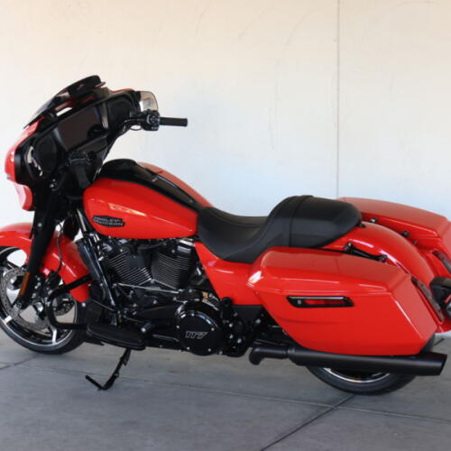 2026 Harley-Davidson® FLHX Street Glide® N605252 thumb 2