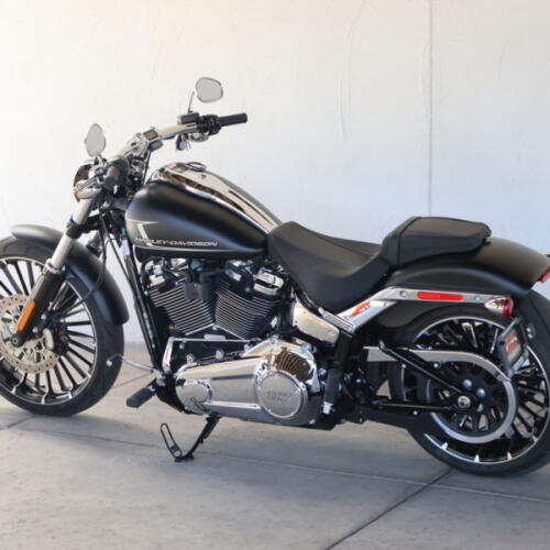 2023 Harley-Davidson® FXBR Breakout® U063879 thumb 2