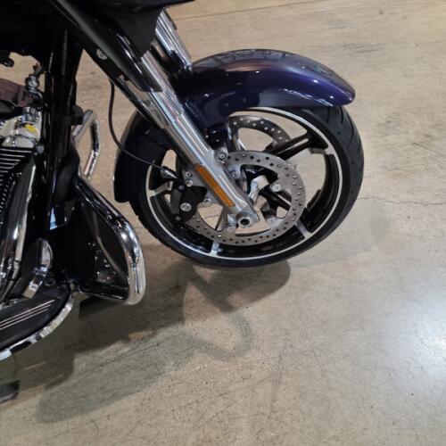 2026 Harley-Davidson® Street Glide® FLHX thumb 3