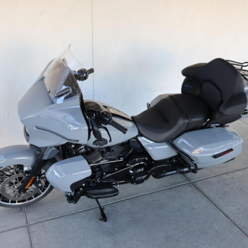 2026 Harley-Davidson® FLHXL Street Glide Limited S618822 thumb 1