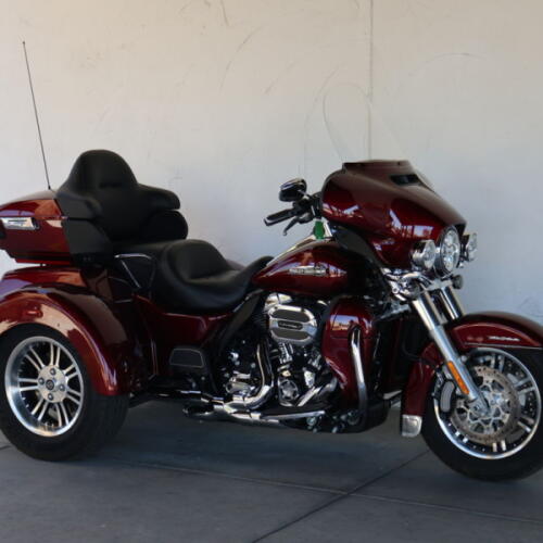 2015 Harley-Davidson® FLHTCUTG Tri Glide® Ultra U855320 thumb 1