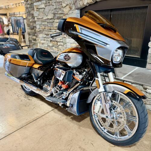 2026 FLHXSE - CVO Street Glide thumb 3