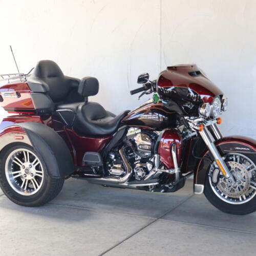 2014 Harley-Davidson® FLHTCUTG Tri Glide® Ultra U857682 thumb 1