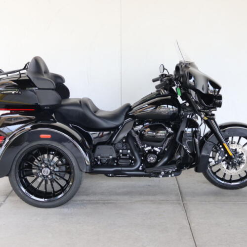 2025 Harley-Davidson® FLHTCUTG Tri Glide™ Ultra U850285 thumb 0