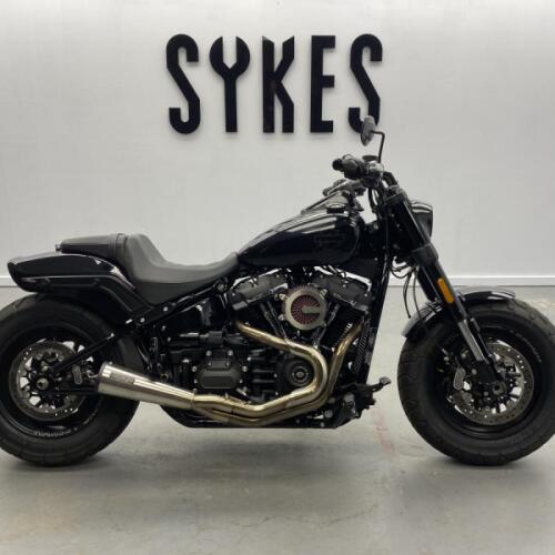 2021 Harley-Davidson FXFBS Softail Fat Bob 114 in Vivid Black thumb 2
