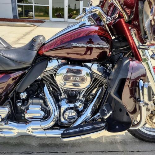Harley-Davidson® CVO™ Electra Glide Ultra Limited® 2014 thumb 2