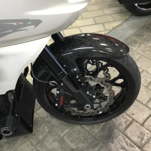 2024 Harley-Davidson® CVO™ Road Glide® ST Golden White Pearl thumb 2