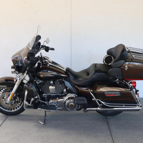 2013 Harley-Davidson® FLHTKAE Electra Glide® Ultra Limited Anniversary Edition U654188T thumb 3