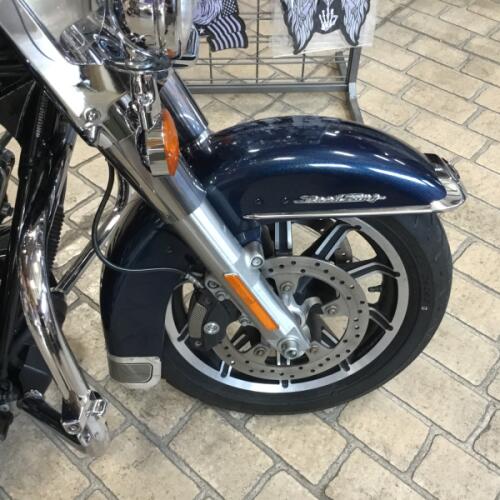 2016 Harley-Davidson® Road King® Custom Colour Cosmic Blue Pearl thumb 1