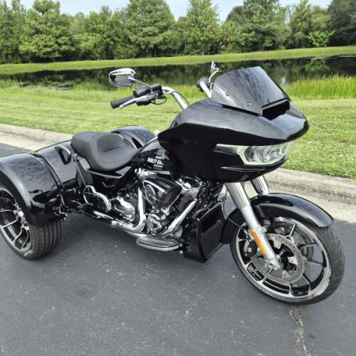FLTRT 2026 Road Glide 3 thumb 2