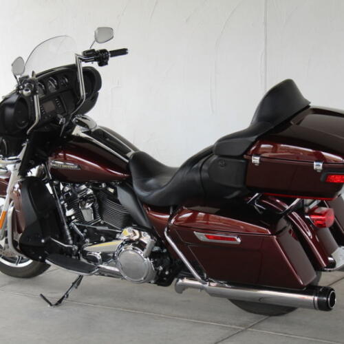 2019 Harley-Davidson® FLHTCU Electra Glide® Ultra Classic® U623979T thumb 2