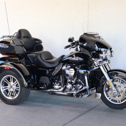 2021 Harley-Davidson® FLHTCUTG Tri Glide® Ultra U857380TT thumb 1