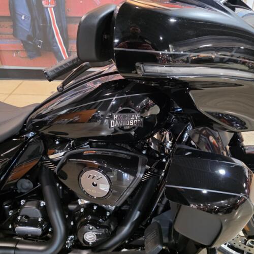 2026 Harley-Davidson® Street Glide Limited FLHXL thumb 3