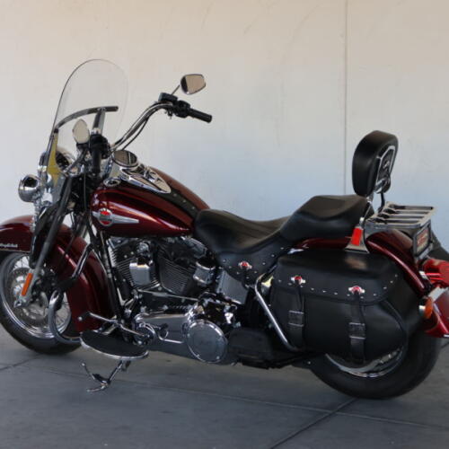 2017 Harley-Davidson® FLSTC Heritage Softail® Classic U040095 thumb 2