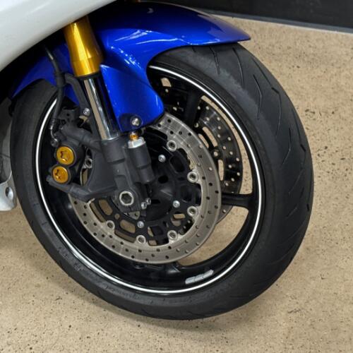 Yamaha YZF-R6 2010 thumb 1