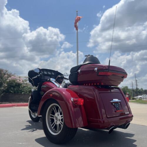 2021 Harley-Davidson® FLHTCUTG Tri Glide® Ultra Billiard Red 856209 thumb 0