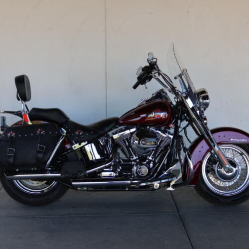 2017 Harley-Davidson® FLSTC Heritage Softail® Classic U040095 thumb 0