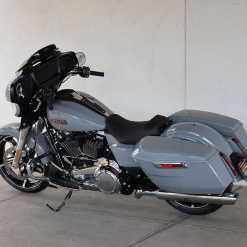 2026 Harley-Davidson® FLHX Street Glide® N625353 thumb 2