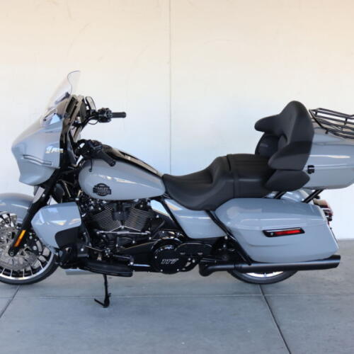 2026 Harley-Davidson® FLHXL Street Glide Limited S618822 thumb 3
