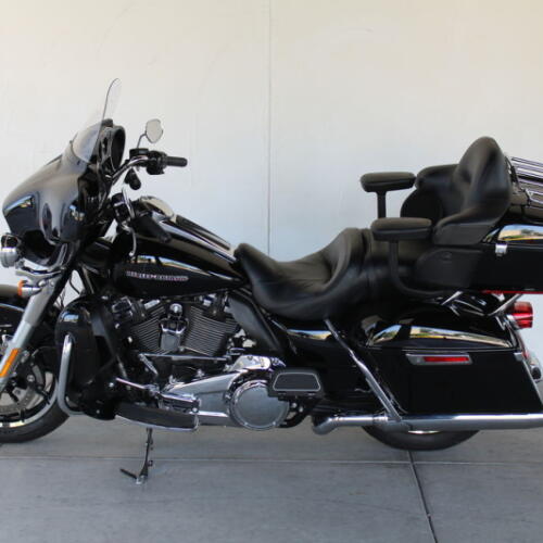 2018 Harley-Davidson® FLHTK Ultra Limited U605185T thumb 3