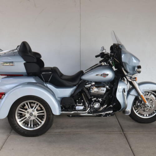 2023 Harley-Davidson® FLHTCUTG Tri Glide® Ultra U859801 thumb 0