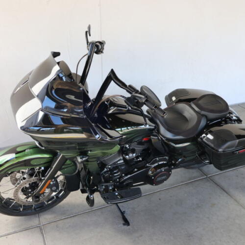 2022 Harley-Davidson® FLTRXSE CVO™ Road Glide® U952081 thumb 1