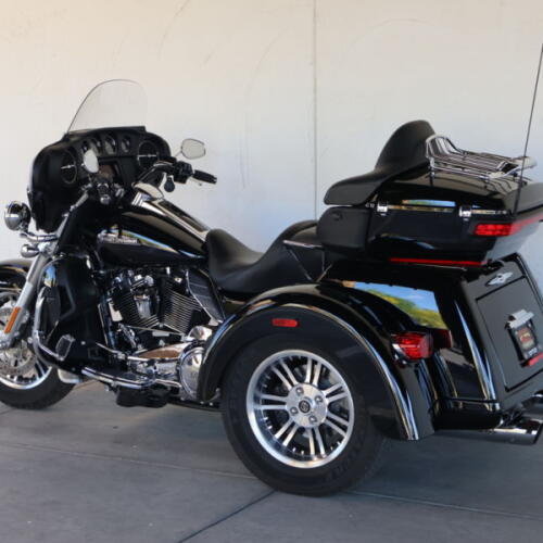 2021 Harley-Davidson® FLHTCUTG Tri Glide® Ultra U857380TT thumb 2