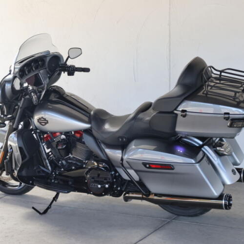 2019 Harley-Davidson® FLHTKSE CVO™ Limited U956519 thumb 2