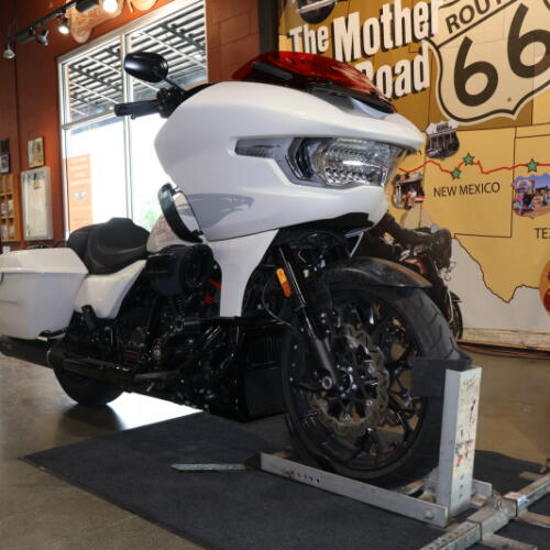 FLTRXSTSE 2024 CVO™ Road Glide® ST thumb 2