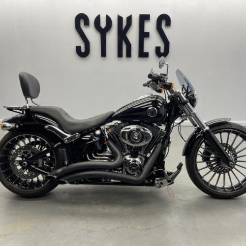 2014 Harley-Davidson FXSB Softail Breakout in Vivid Black thumb 2