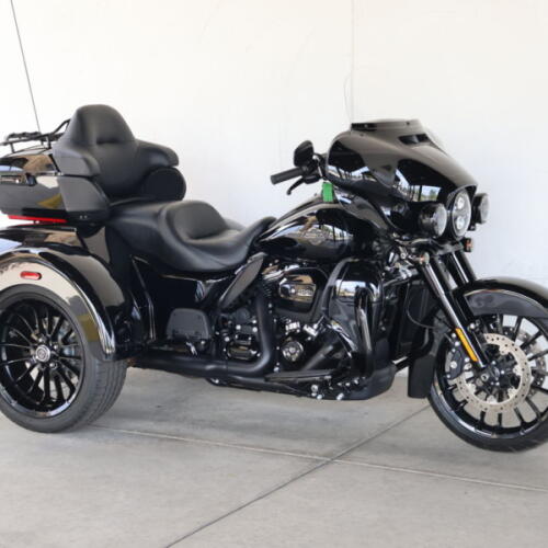 2025 Harley-Davidson® FLHTCUTG Tri Glide™ Ultra U850285 thumb 1