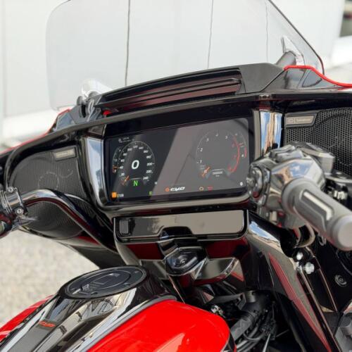 2026 Harley-Davidson® CVO Street Glide Limited Citrus Heat CVO Tri-Tone thumb 2