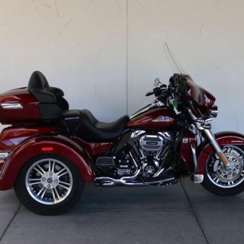 2015 Harley-Davidson® FLHTCUTG Tri Glide® Ultra U855320 thumb 0