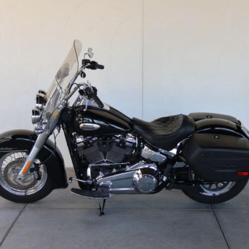 2024 Harley-Davidson® FLHCS Heritage Classic U024227T thumb 3