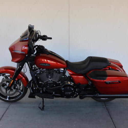 2024 Harley-Davidson® FLHX Street Glide® U633612T thumb 3