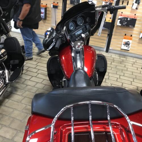 2012 Harley-Davidson® Ultra Classic™ Electra Glide® Two-Tone Ember Red Sunglo/Merlot Sunglo thumb 0