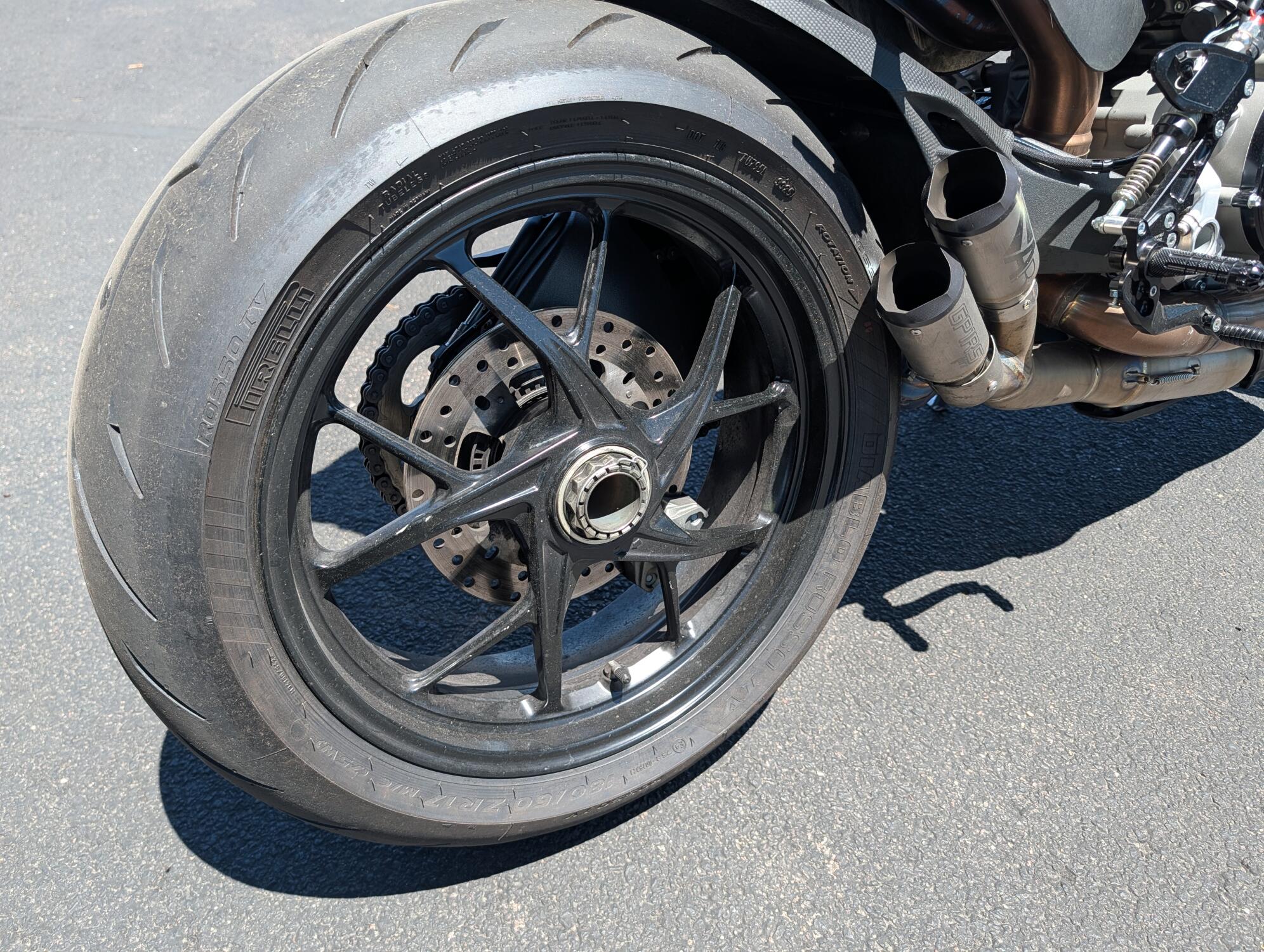2023 Ducati Streetfighter V2, photo 11