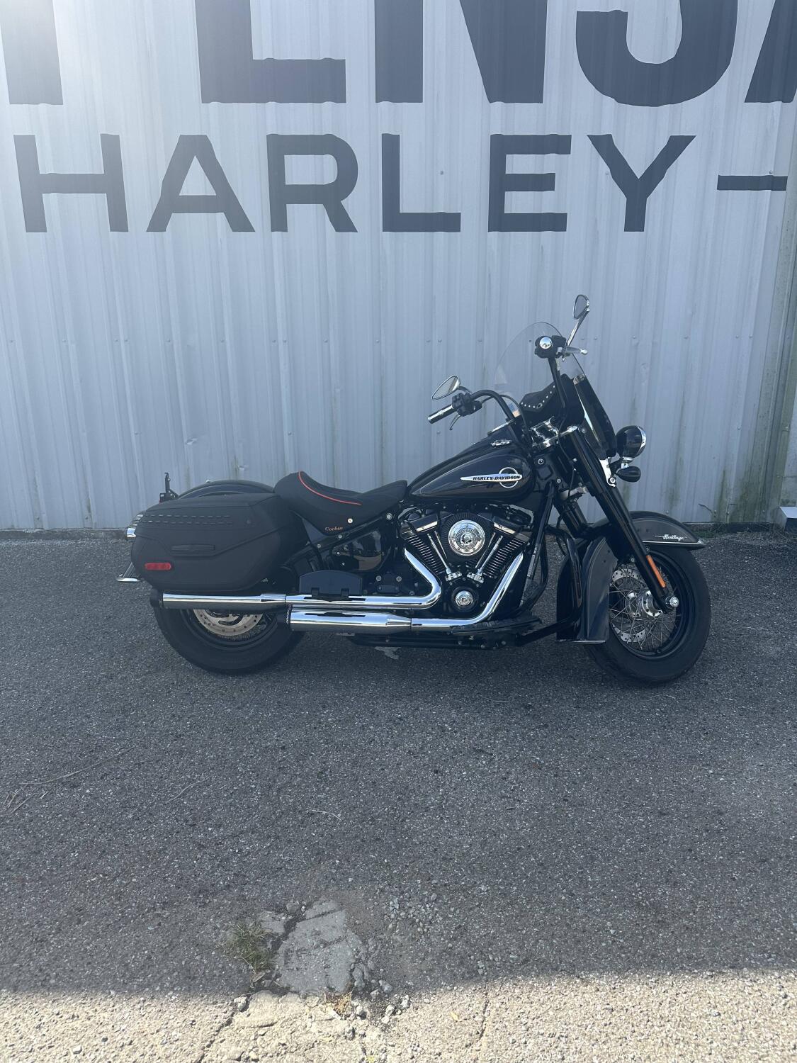 2018 Harley-Davidson® Heritage Classic Vivid Black